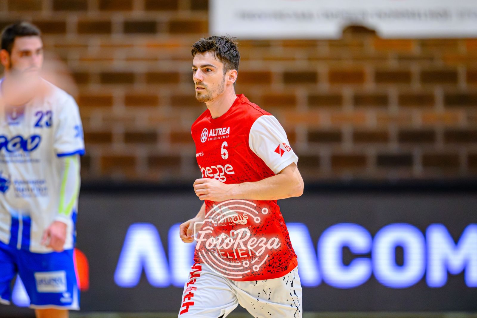 NIET MAKKELIJK MAAR TOCH: SPORTING PELT LANGS IZEGEM