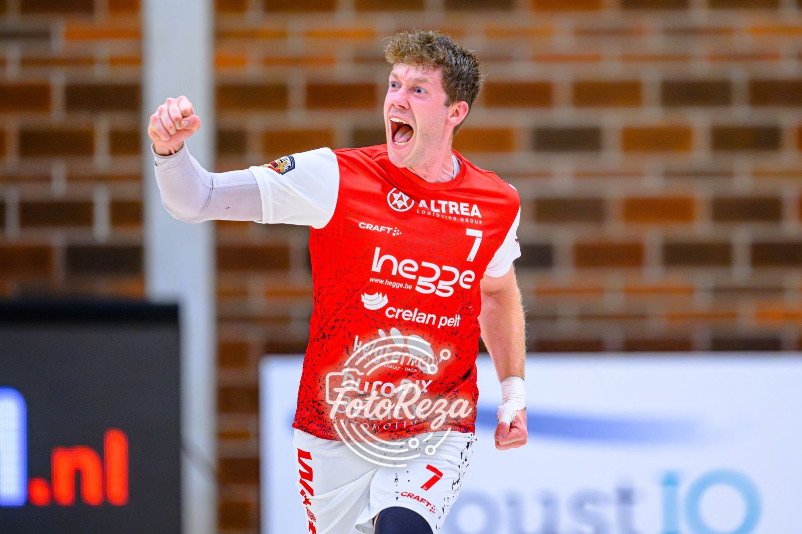 SPORTING PELT MAAKT GEEN FOUT IN IZEGEM