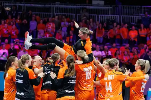 TELEURSTELLING GROOT: ORANJE IN VERLENGING ONDERUIT TEGEN FRANKRIJK