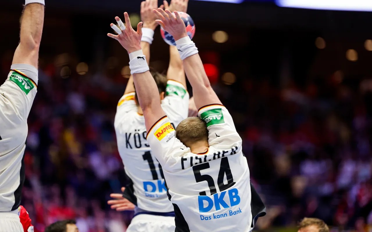 DAG 15: DUITSLAND, DENEMARKEN IN FINALE; PORTUGAL CLAIMT PLEK 5