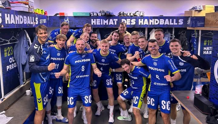 GUMMERSBACH DOMINEERT BERLIN, HOOFDROL KAY SMITS