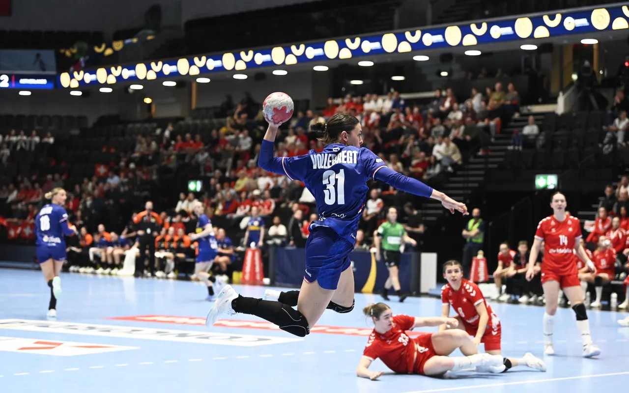 NEDERLAND DOMINEERT MET RUIME ZEGE OP ZWITSERLAND