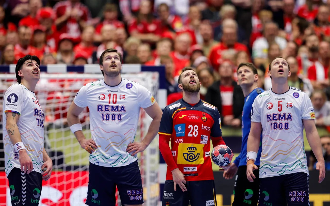 DAG 8: DUITSLAND NIPT; OPNIEUW VERLIES SPANJE; DENEMARKEN IN EXTREMIS