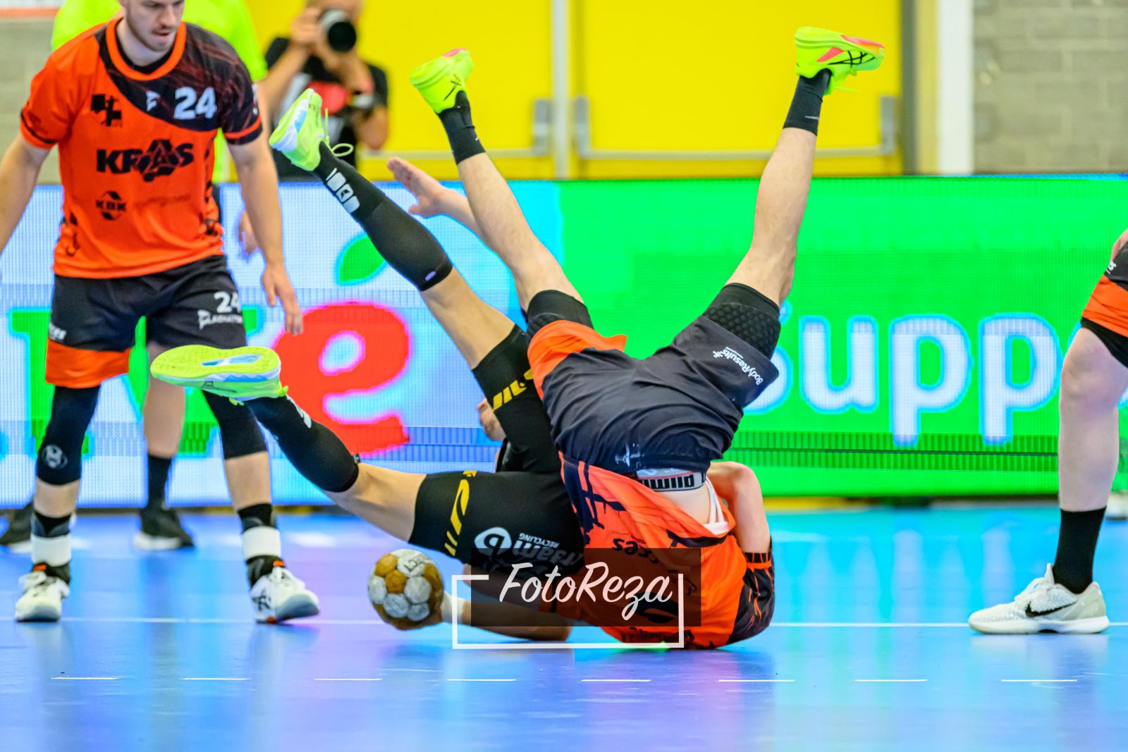 AALSMEER LEGT BASIS VOOR RETURN NA BIKKELHARD GEVECHT MET VOLENDAM