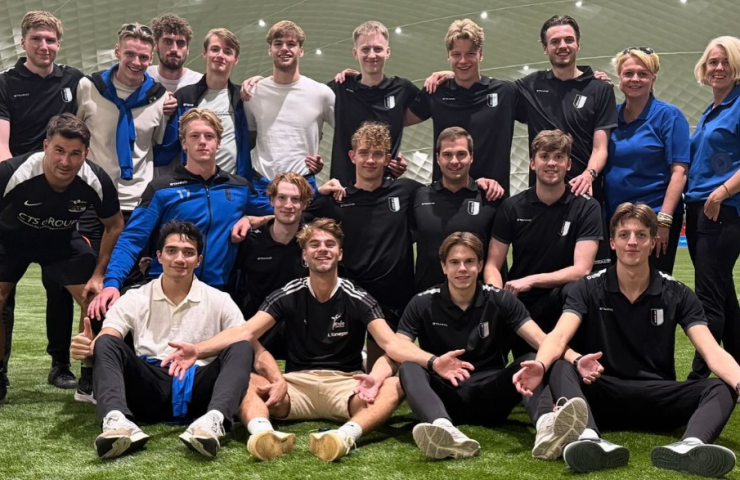 ACHILLES: ALLE POSITIES DUBBEL BEZET; VERSTERKT KADER