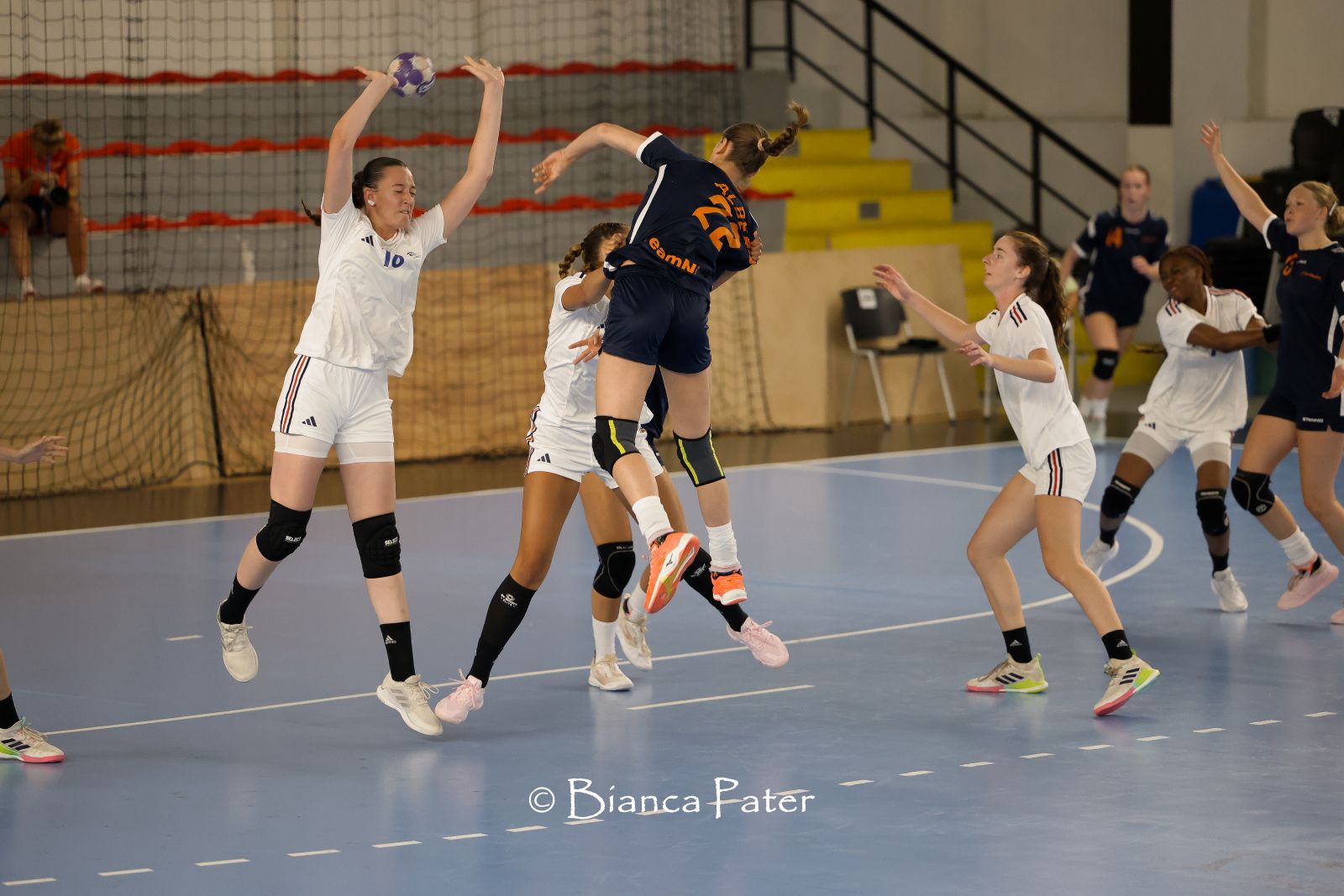 EYOF: ORANJE U17 MAG TWINTIG MINUTEN HOPEN OP FINALEPLEK