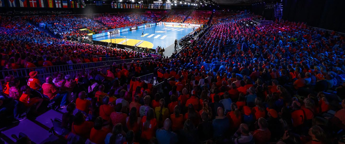 NOORWEGEN VERIJDELT DUITS HANDBALSPROOKJE; GOUDEN TREBLE COMPLEET