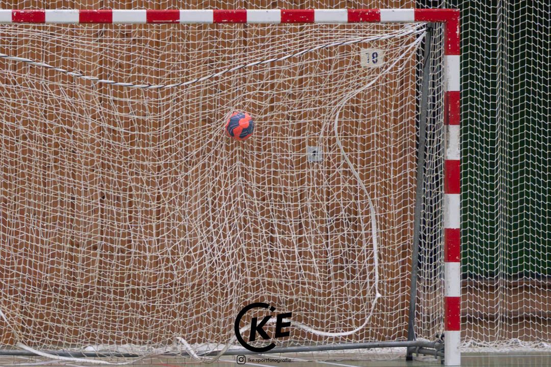 HOUTHALEN MIST DE START TEGEN HUBO