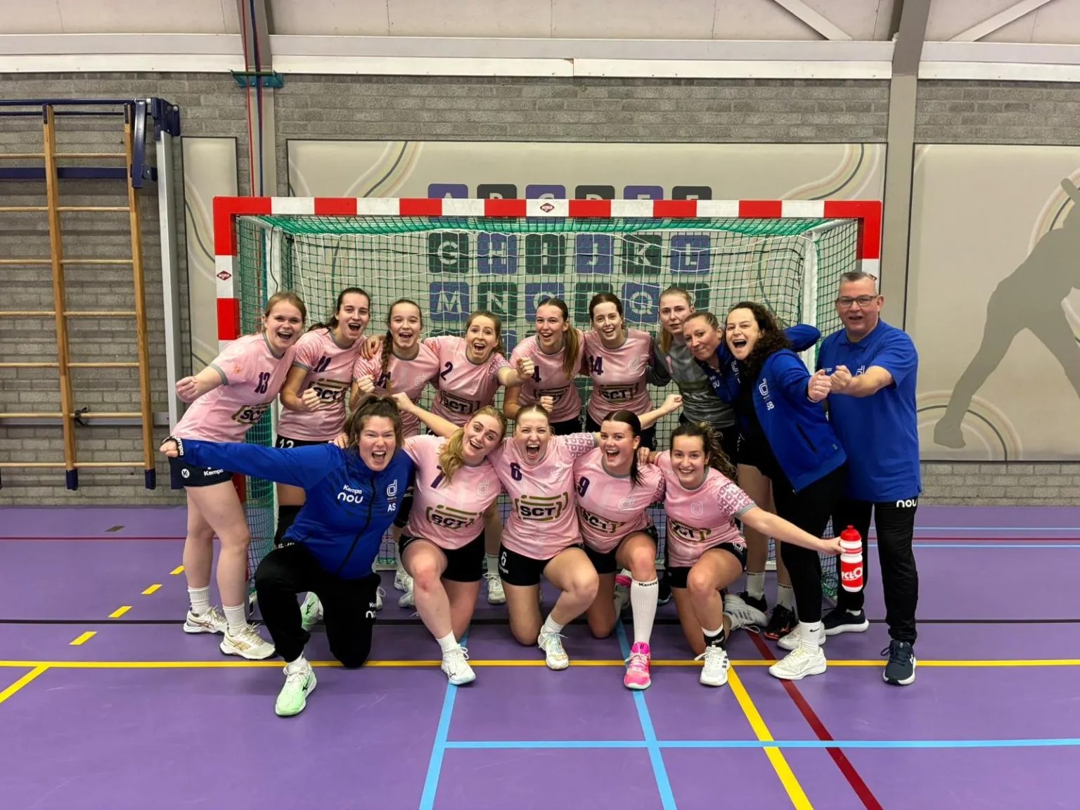 DYNAMICO: WEEK VAN OPVALLEND NIEUWS – VERLIES HEREN, DAMES HANDHAVING IN EIGEN HAND