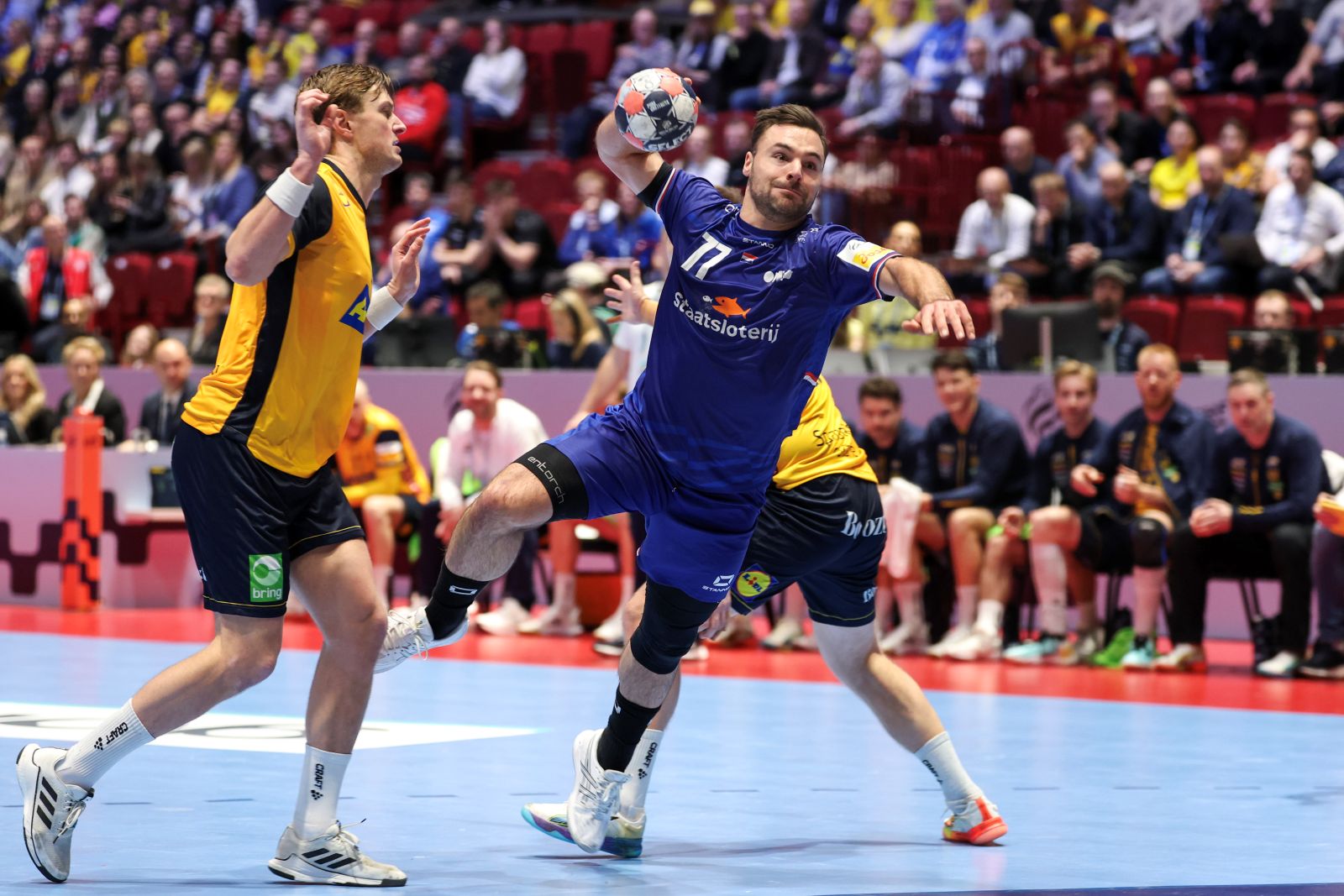 NEDERLAND NA RODE KAART LUC STEINS UIT HET RITME