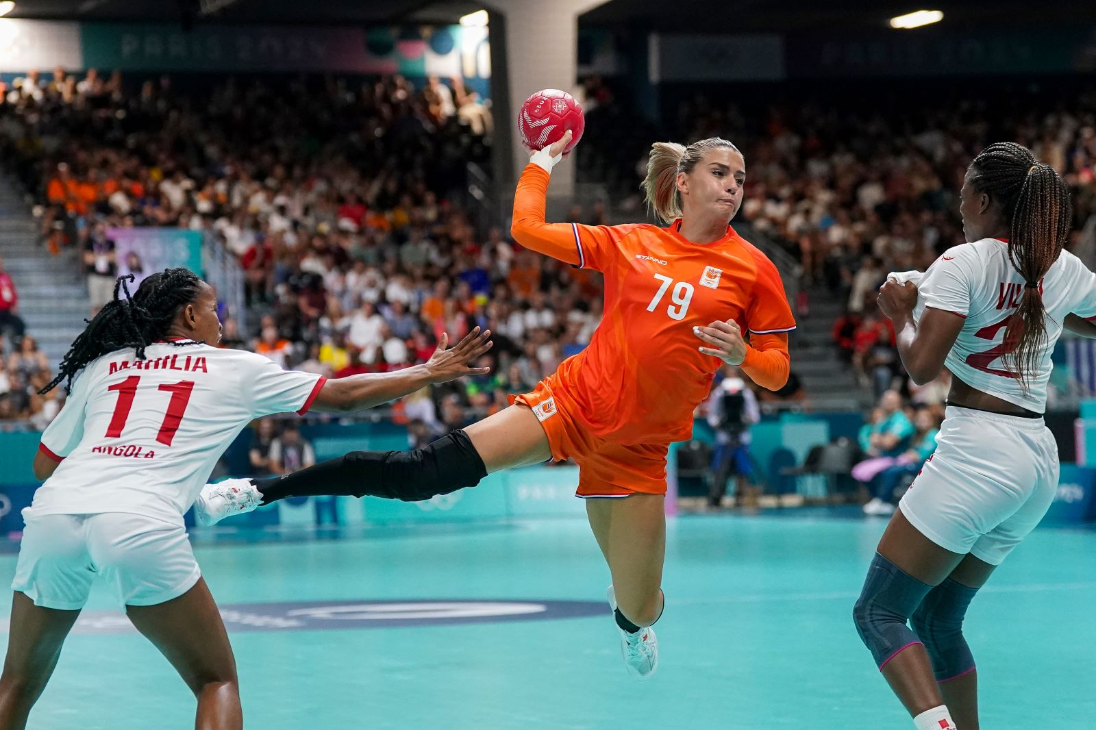 NEDERLAND WINT OPENINGSDUEL OLYMPISCHE SPELEN VAN ANGOLA