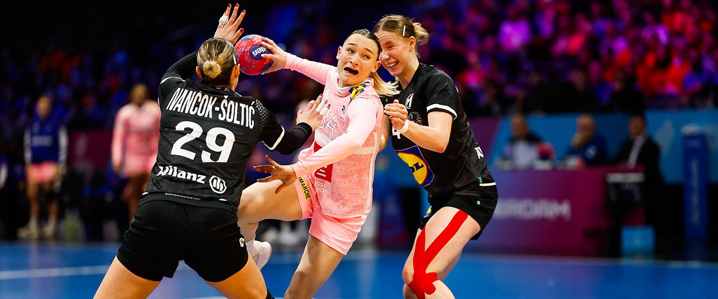 DAG 9: DUITSLAND EERSTE KWARTFINALIST; OOSTENRIJK HOUDT ÉÉN HELFT STAND