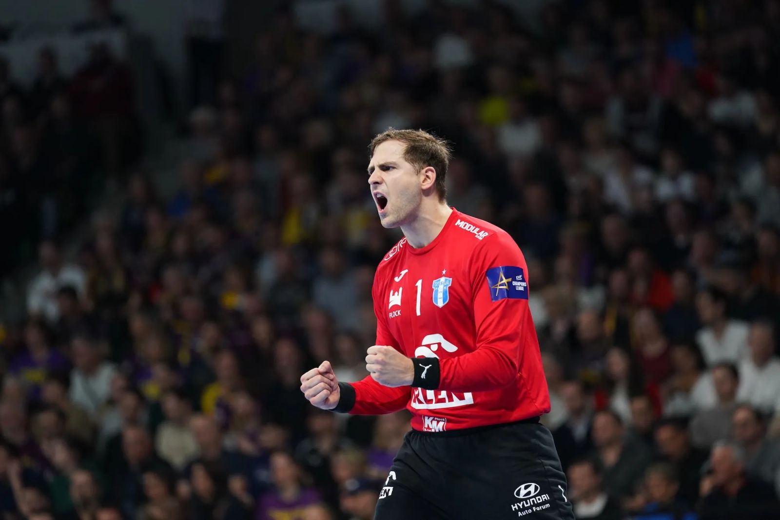 GUMMERSBACH HAALT SPAANSE DOELMAN BIOSCA, KUZMANOVIC VERTREKT