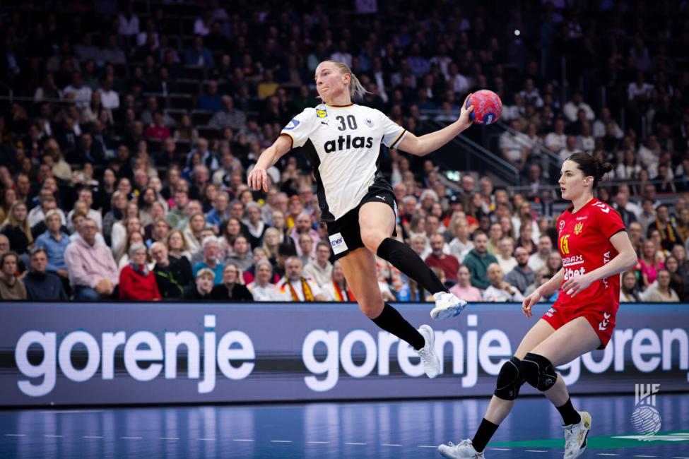 DUITSLAND ALS EERSTE DOOR NAAR HALVE FINALE
