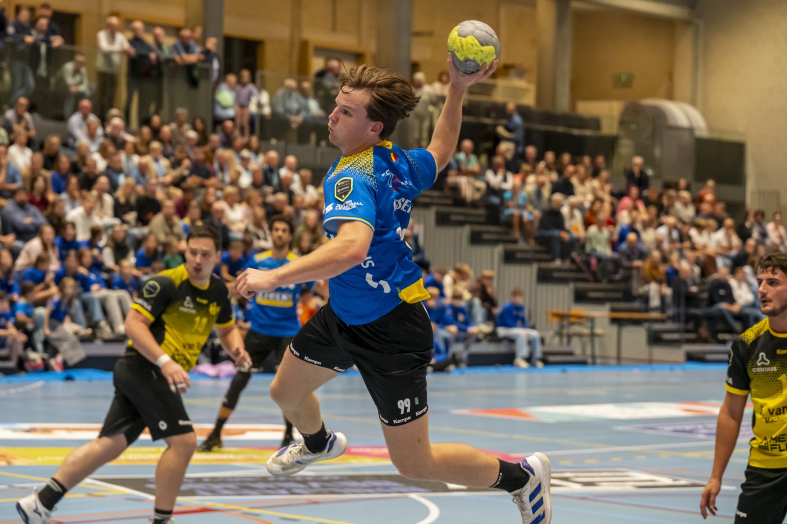 BOCHOLT NA WINST OP HOUTEN ALLEEN OP KOP