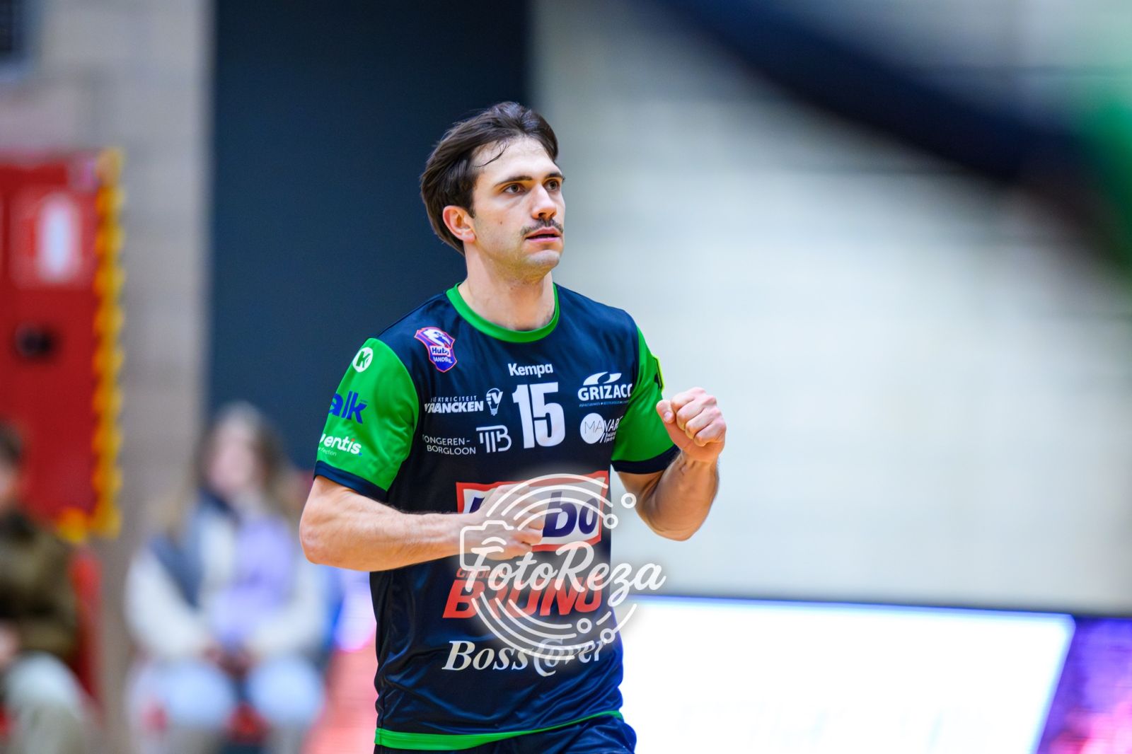 HET OVERZICHT ZATERDAG 11 APRIL