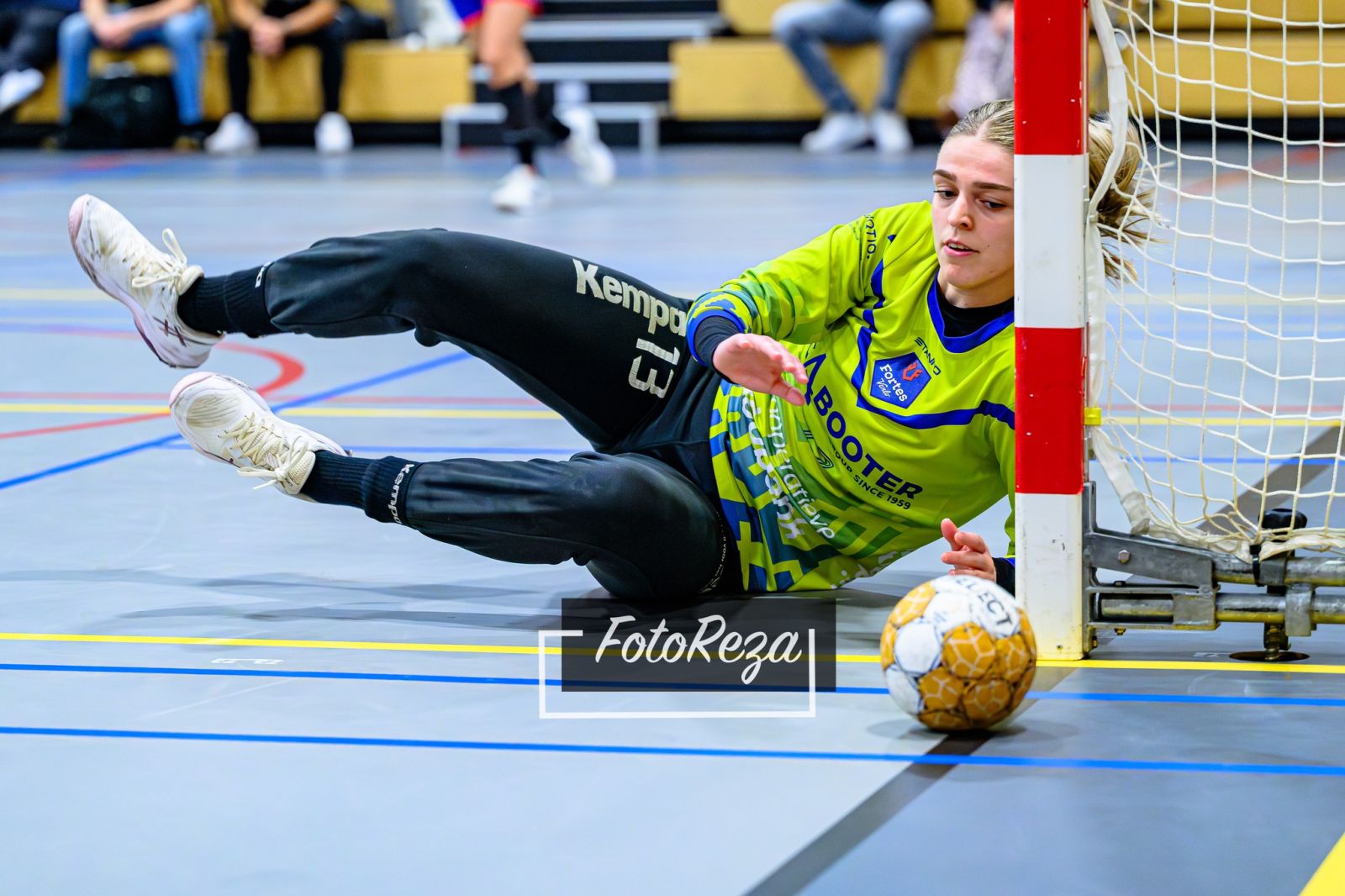 KEEPERSRUIL: KRUISBANDBLESSURE LIZA ROVERS, JESSY BRULS VERVANGT, TESS TACKEN NAAR GELEEN