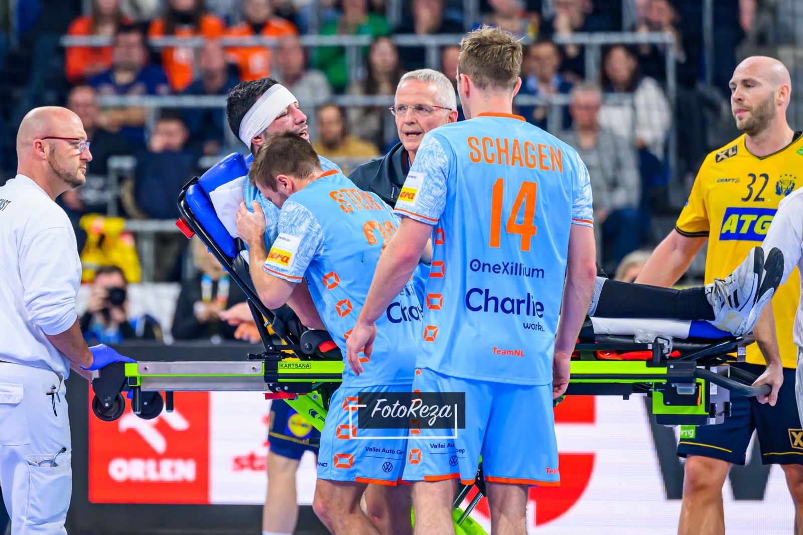 BENGHANEM NA 14 MAANDEN TERUG IN ORANJE