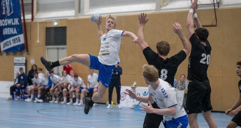 GEDREVEN WHC/HERCULES KRIJGT ZIJN EERHERSTEL MET FRAAIE ZEGE