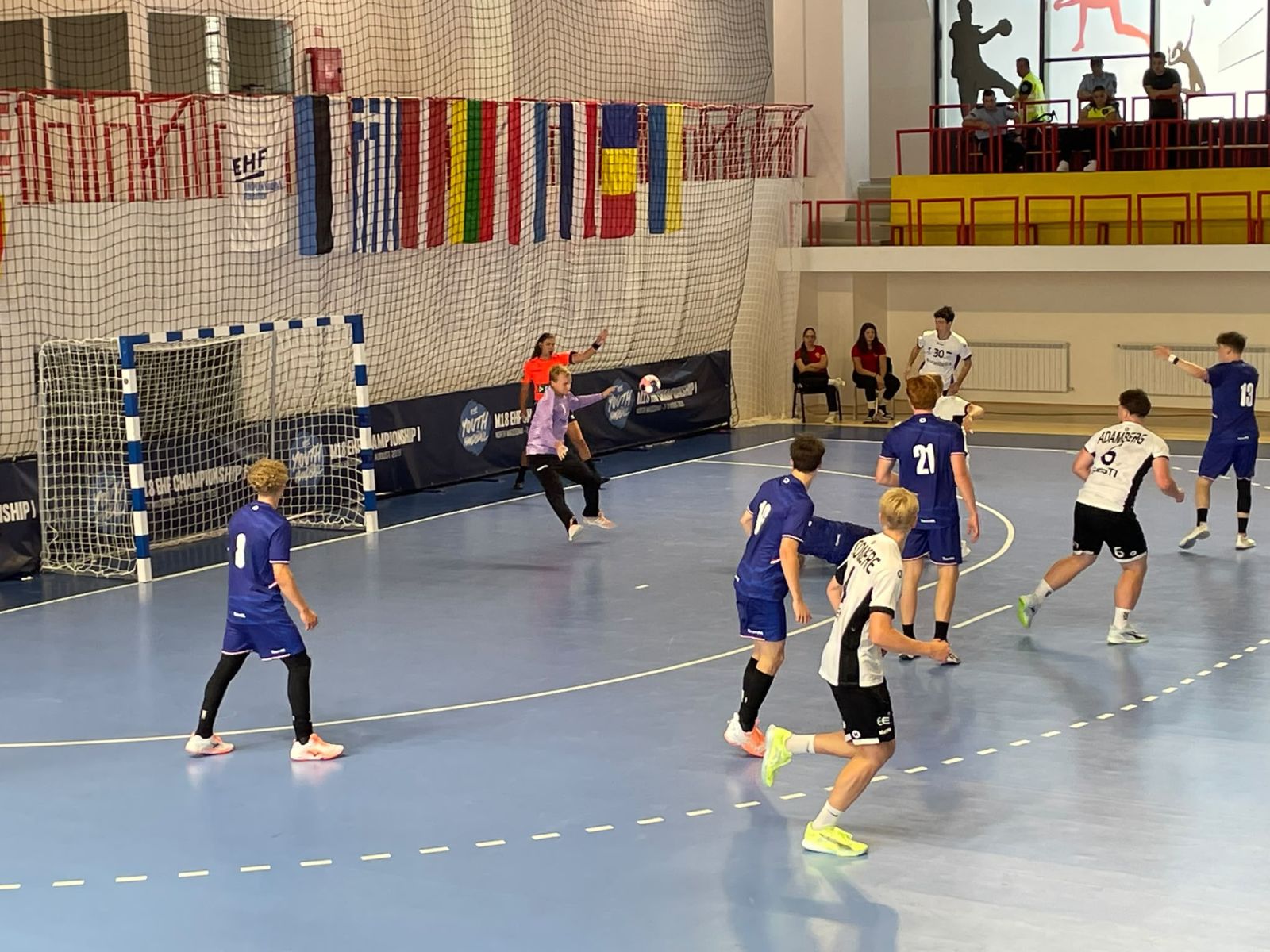 ORANJE U18 ‘LEEUWEN’: EERSTE KLAP EEN DAALDER WAARD