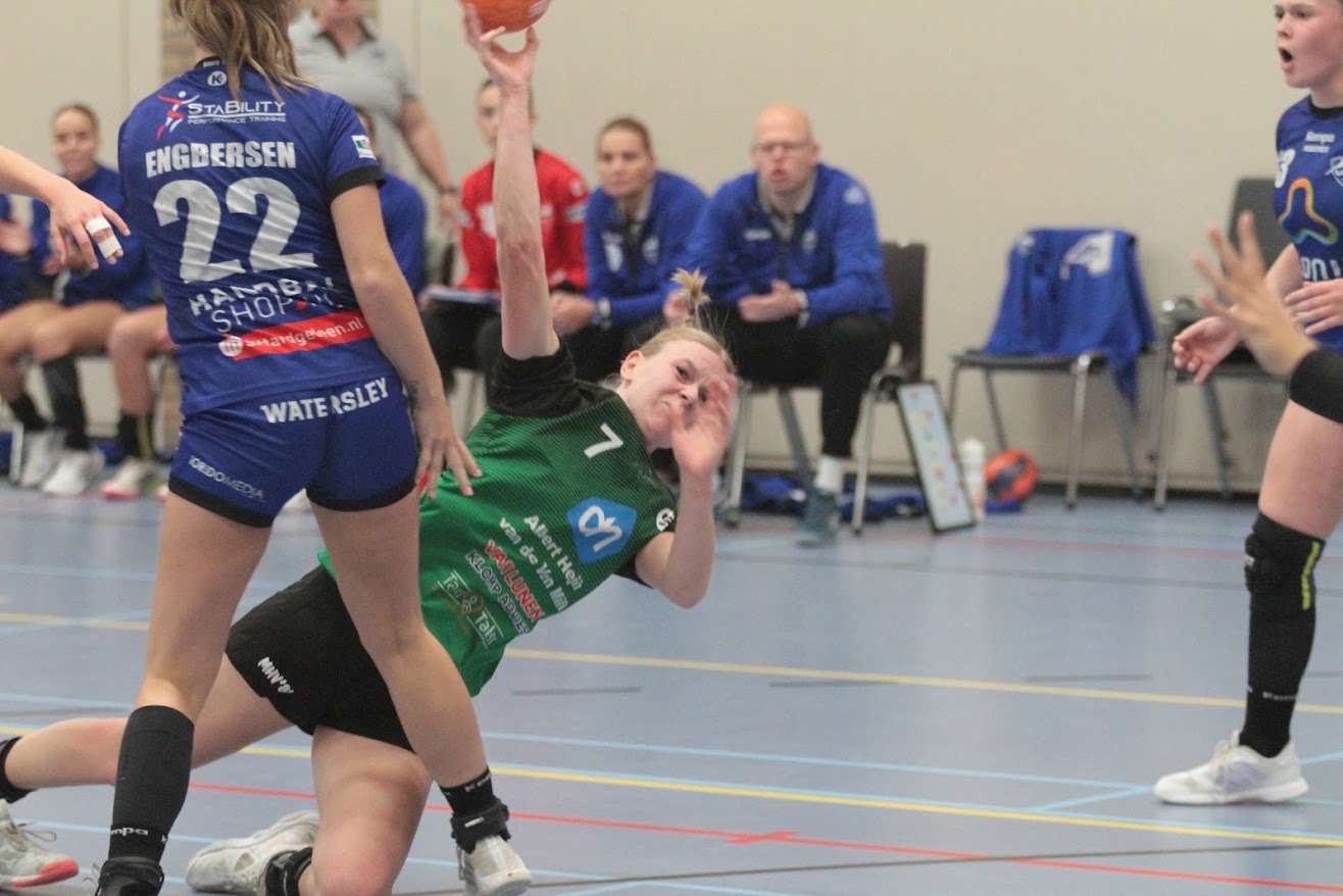 MHV’81: LOON NAAR WERKEN, EERSTE ZEGE NA ENERVEREND DUEL