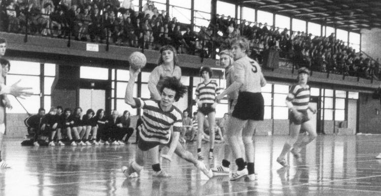 BIJNA TACHTIG JAAR HANDBAL IN BEEK EN NEERBEEK: TERUG IN DE TIJD