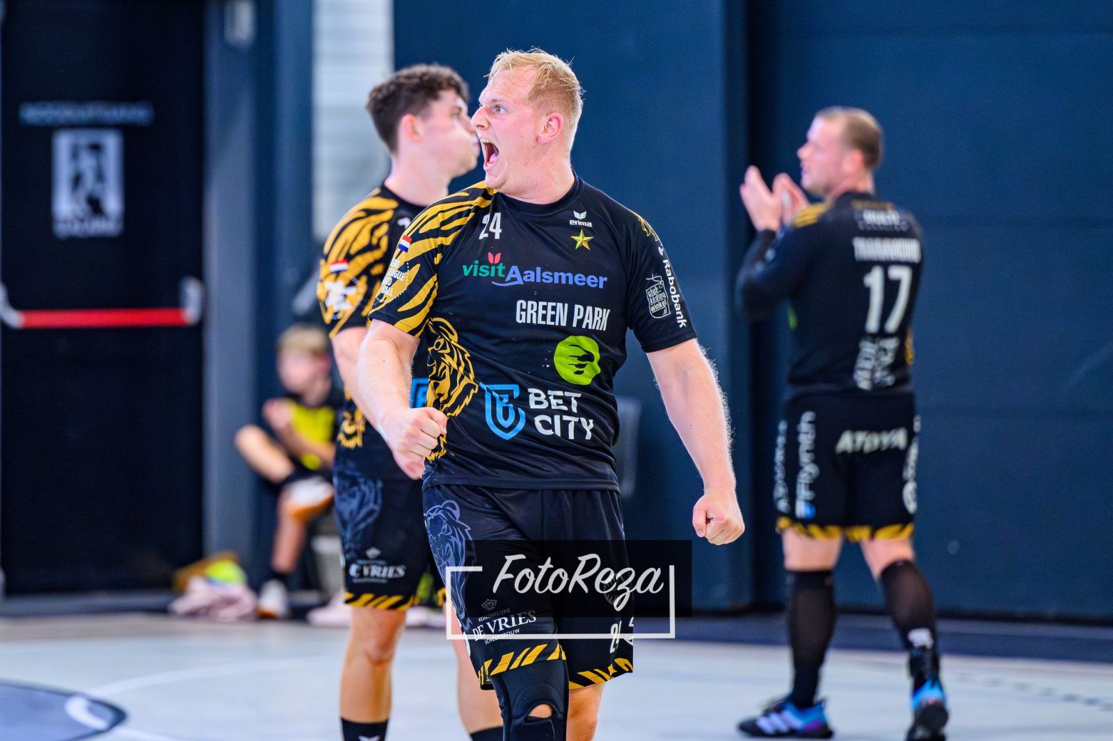 TOPDUEL TUSSEN BOCHOLT EN AALSMEER BOL VAN EMOTIES