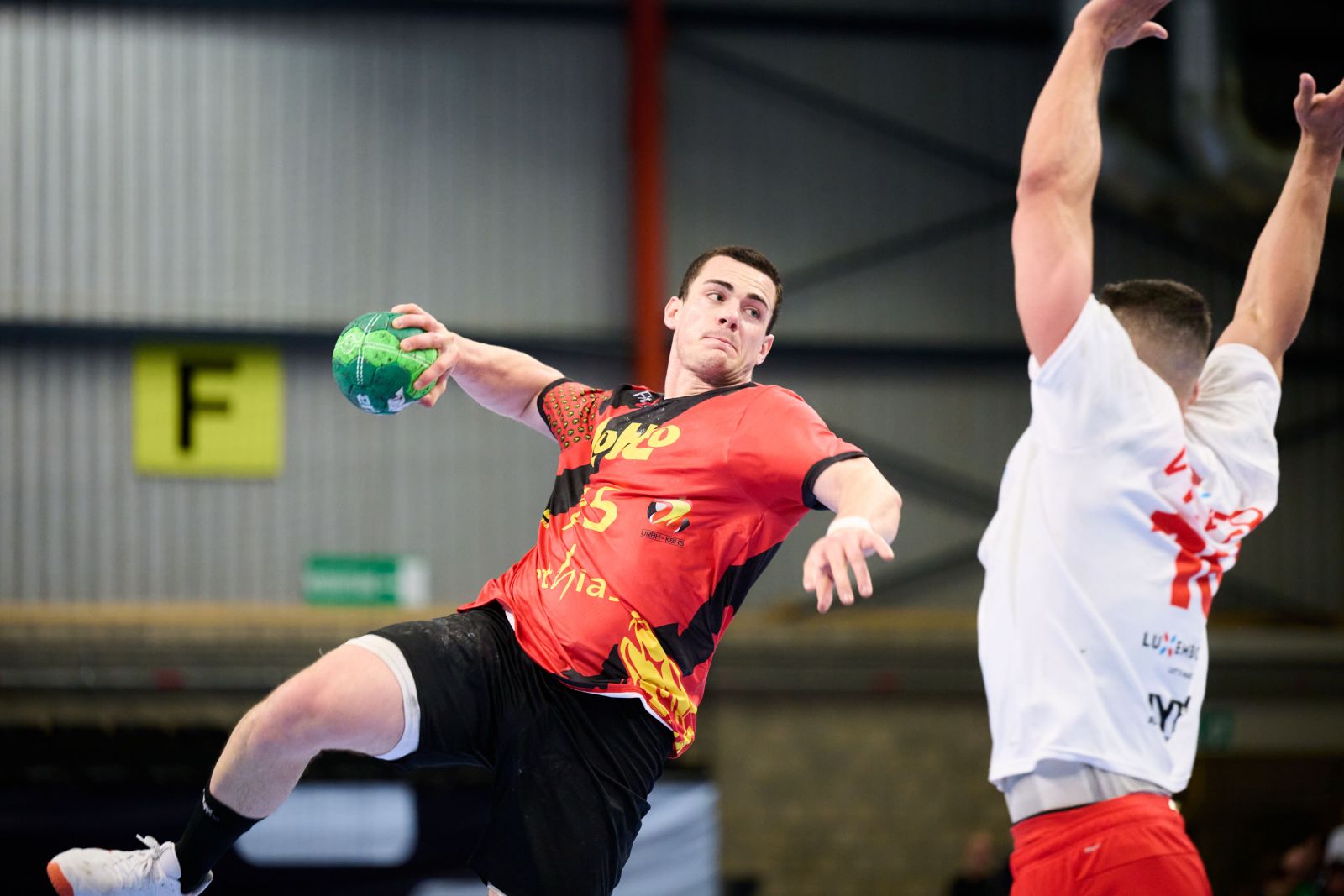 BELGEN VOLUIT TEGEN GRIEKENLAND; TWEELUIK MET NEDERLAND ULTIEME DOEL