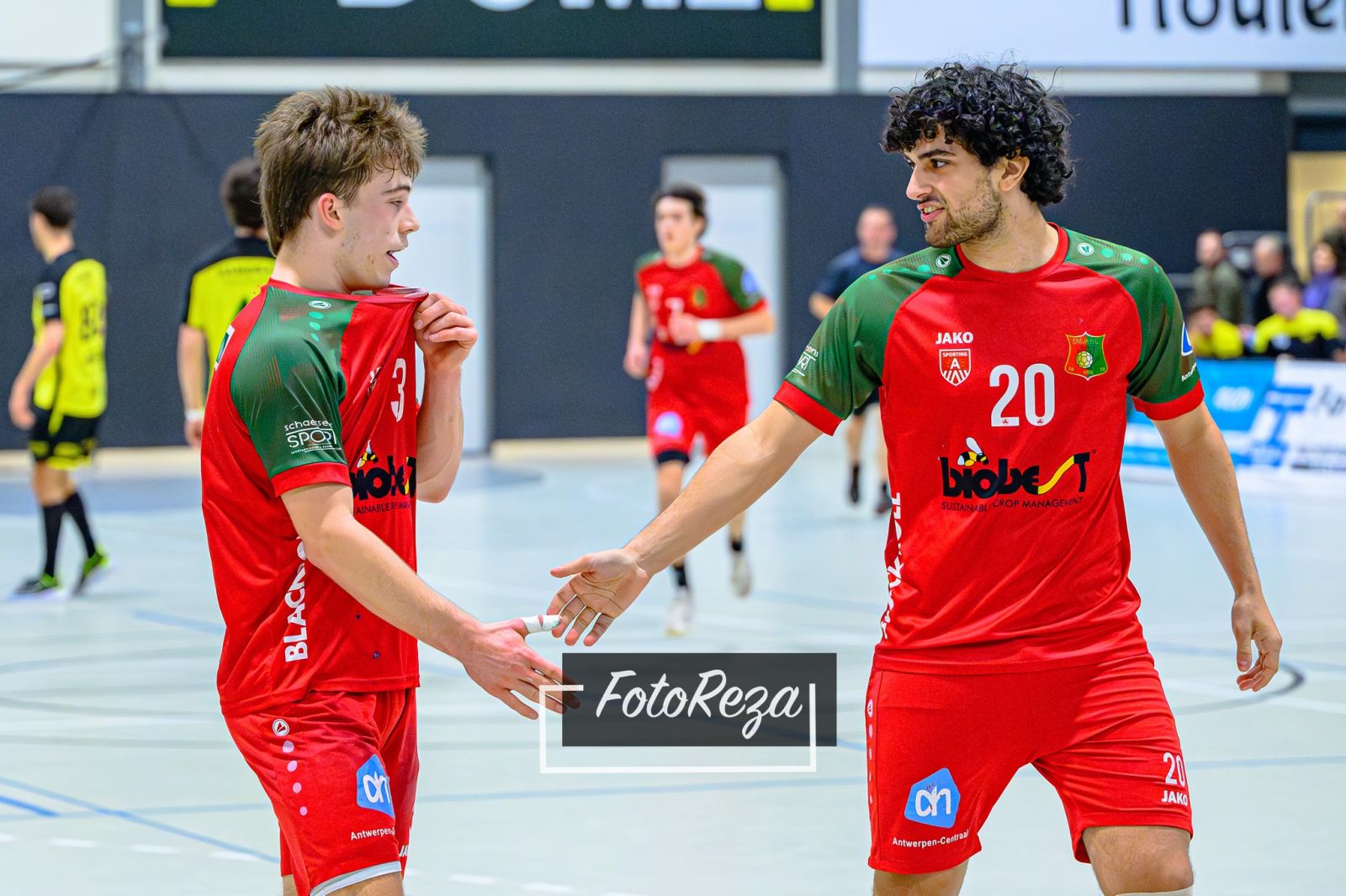 SASJA VERLIEST EERSTE TESTMATCH VAN HOUTHALEN