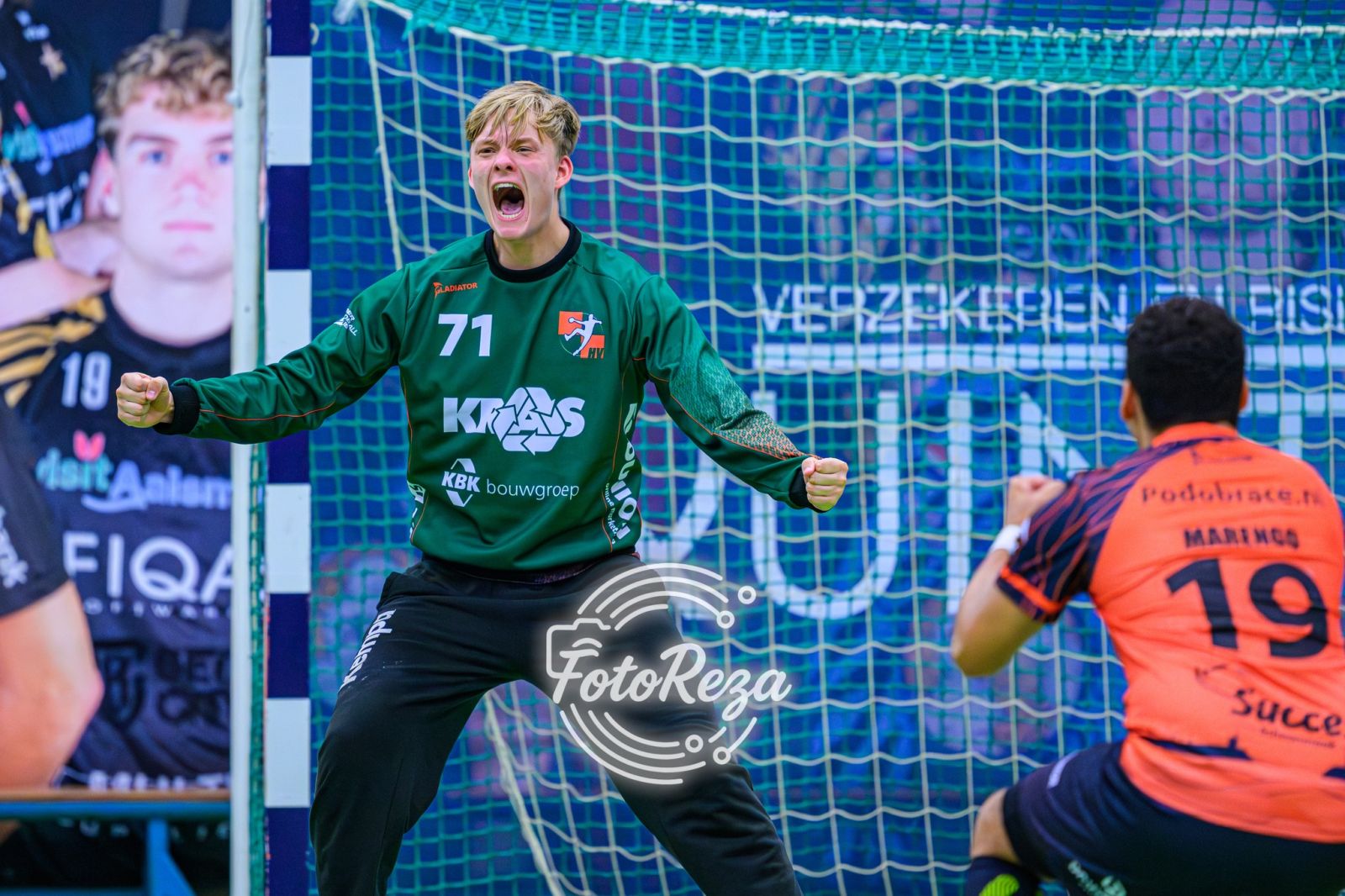 OVERTUIGENDE ZEGE IN EERSTE DUEL VOLDOENDE VOOR DE FINALE