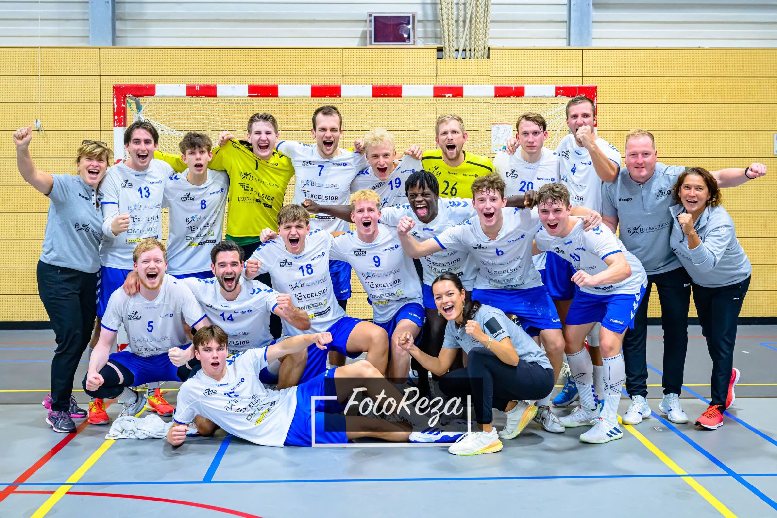 GENIETEN VAN AANVALLENDE ACTIES BIJ PSV TEGEN WHC/HERCULES