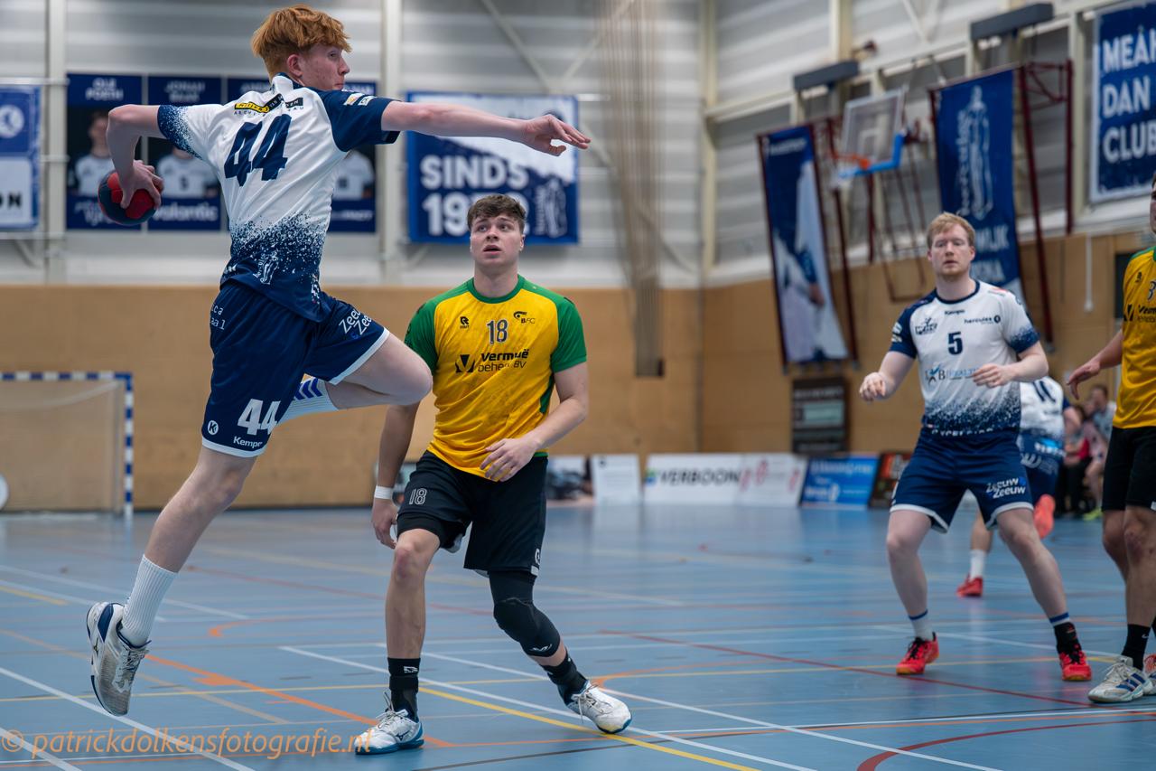 WHC/HERCULES GOOIT SPANNING VAN ZICH AF TEGEN SCHOTKRACHTIG BFC