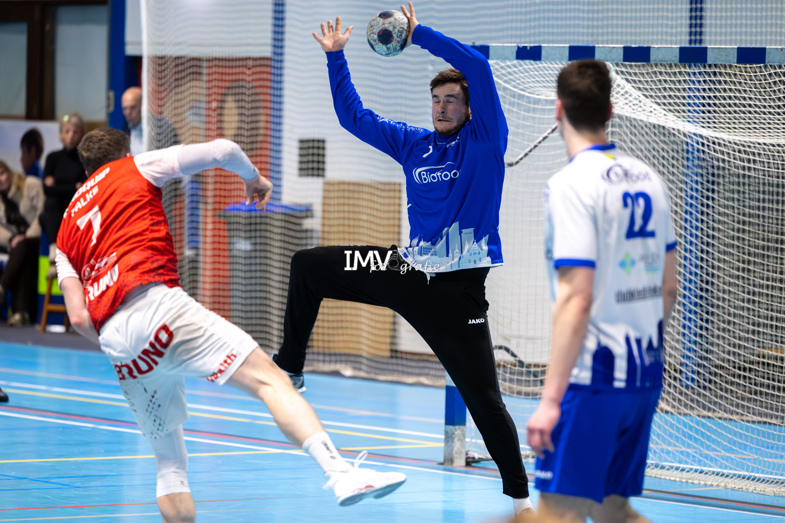 PRIMA PARTIJ HELLAS ONDANKS VERLIES; KOSTBAAR PUNT WHC/HERCULES