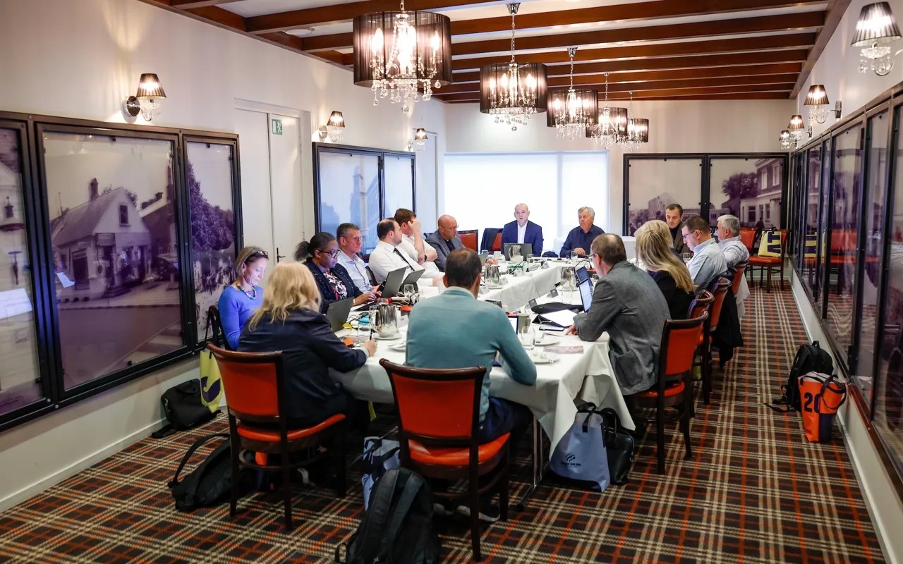 ROND HET EK: VERSLAG VAN DE EHF-VERGADERING