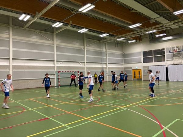 THE FLYERS GEEFT ZEGE UIT HANDEN