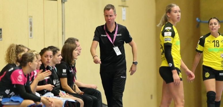 KOGEL DOOR DE KERK: DORTMUND ZET COACH ANDRE FUHR OP NON ACTIEF