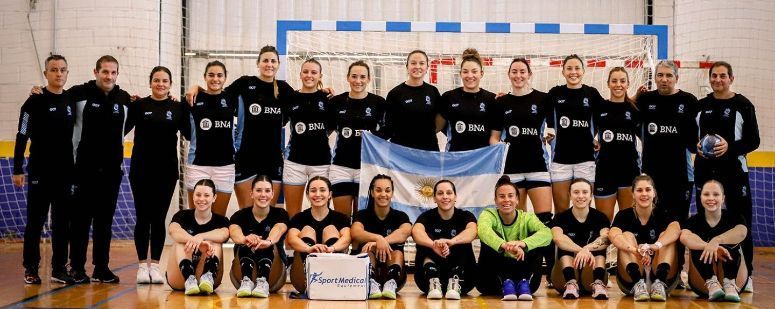 ARGENTINIË MIKT OP TERUGKEER NAAR WK-HOOFDRONDE