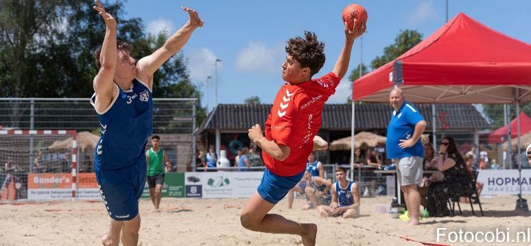 NK BEACH HANDBALL DSS HEEMSKERK IN DE STARTBLOKKEN