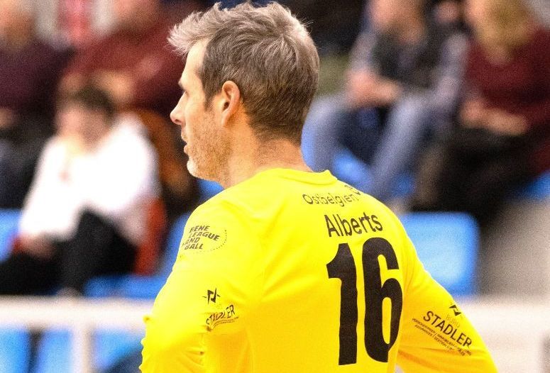 DOELMAN BJÖRN ALBERTS HOUDT ERMEE OP
