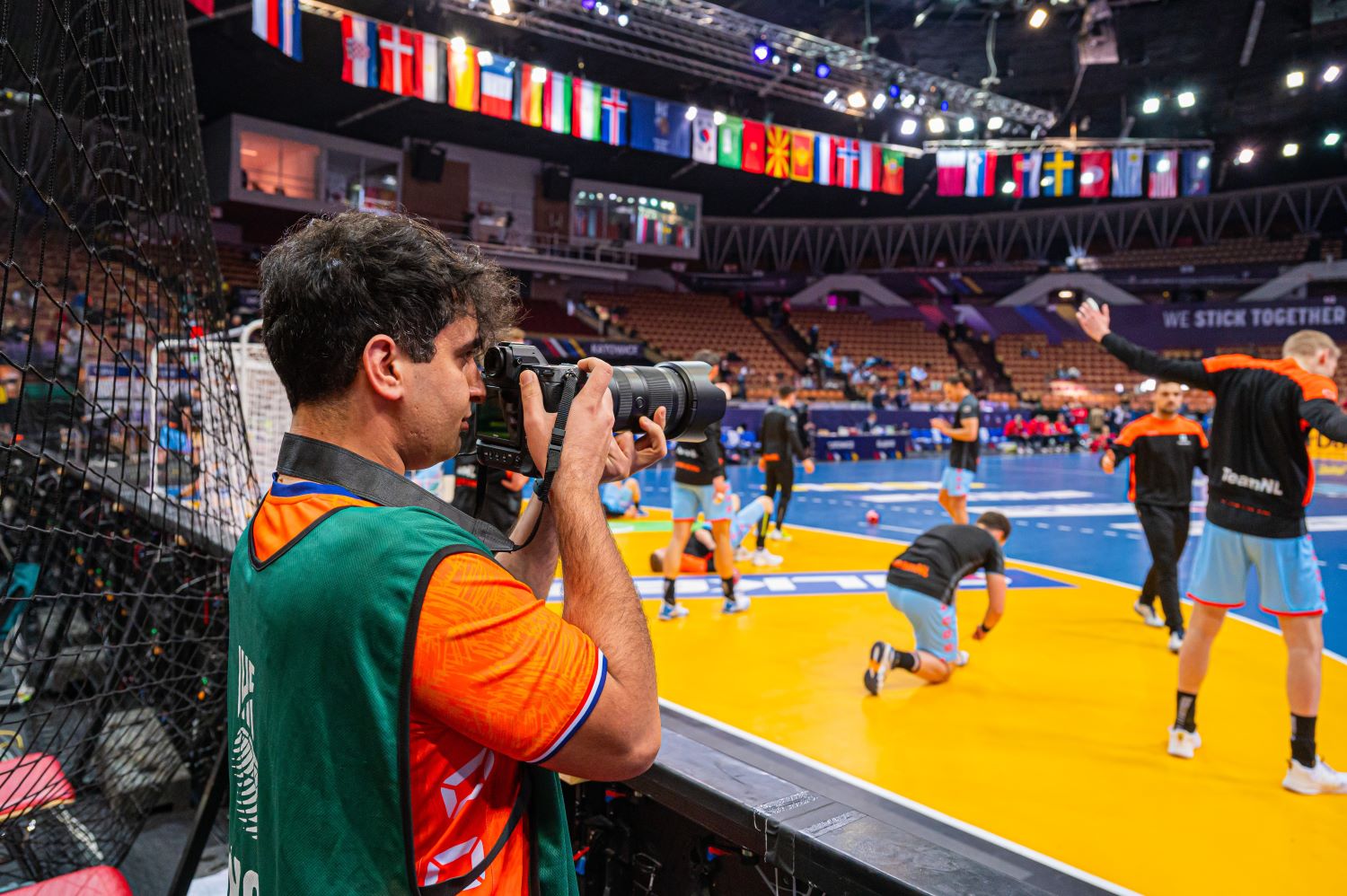 IRAANSE EINDHOVENAAR FOTOGRAFEERT PSV HANDBAL