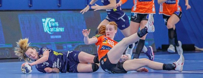 BLESSURES POLMAN, HOUSHEER, VOERMANS; PELT WINT NA ELF JAAR VAN BOCHOLT AR OP BOCHOLT