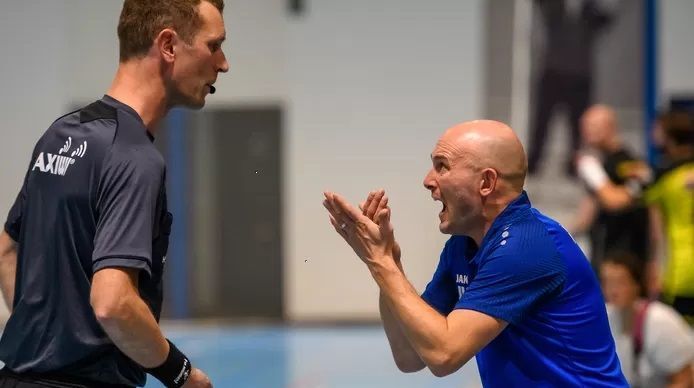 TRAINER JORIS WITJENS PER DIRECT GESTOPT BIJ HELLAS