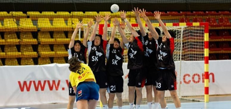 KOREA EFFECTIEVER; KNOKKEND ORANJE U18 LIJDT EERSTE VERLIES