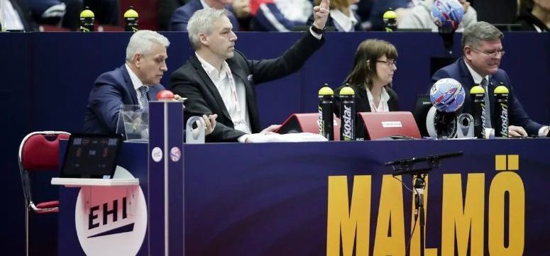 REURING IN EUROPESE SCHEIDSRECHTERSTOP: CHEF- SCHEIDSRECHTER GESCHORST