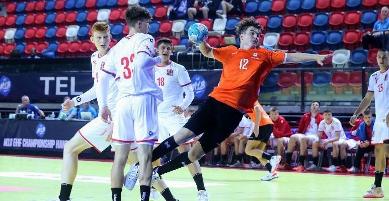 FYSIEK STERK TSJECHIË DOLT ORANJE U18 JONGENS