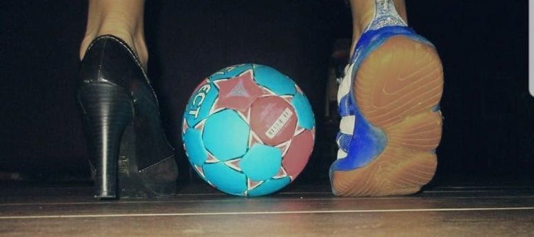 DAMES DYNAMICO: BLIKSEMSTART ALS HANDELSMERK; HEREN ONDERUIT