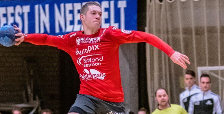 SPORTING PELT EN BOCHOLT MAKEN RECLAME VOOR HET HANDBAL