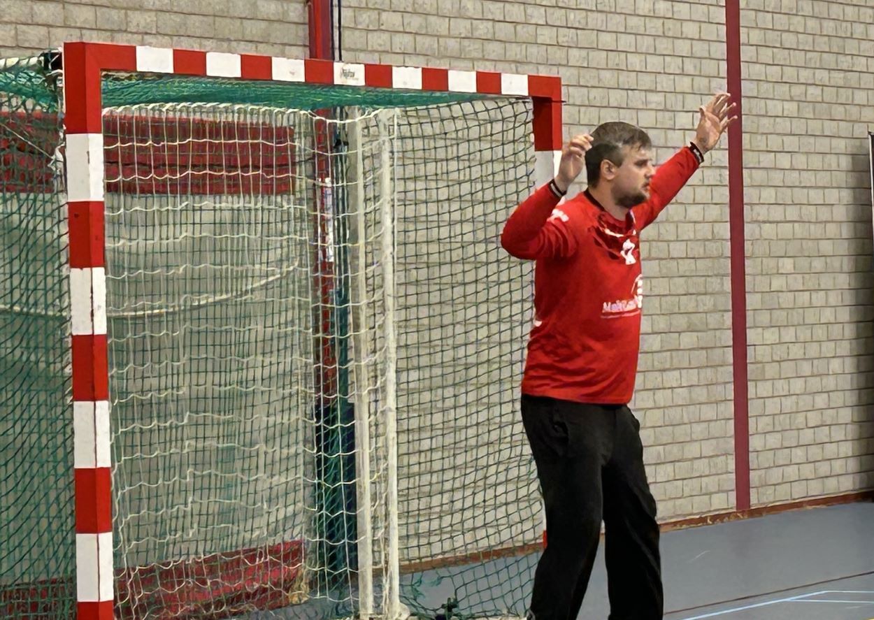 DOELMAN BJORN BRACHTEN VOLGT VRIENDEN NAAR DFS