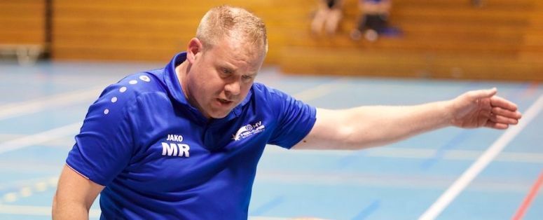HELLAS EN TRAINER MAARTEN ROESTENBURG PER DIRECT UIT ELKAAR