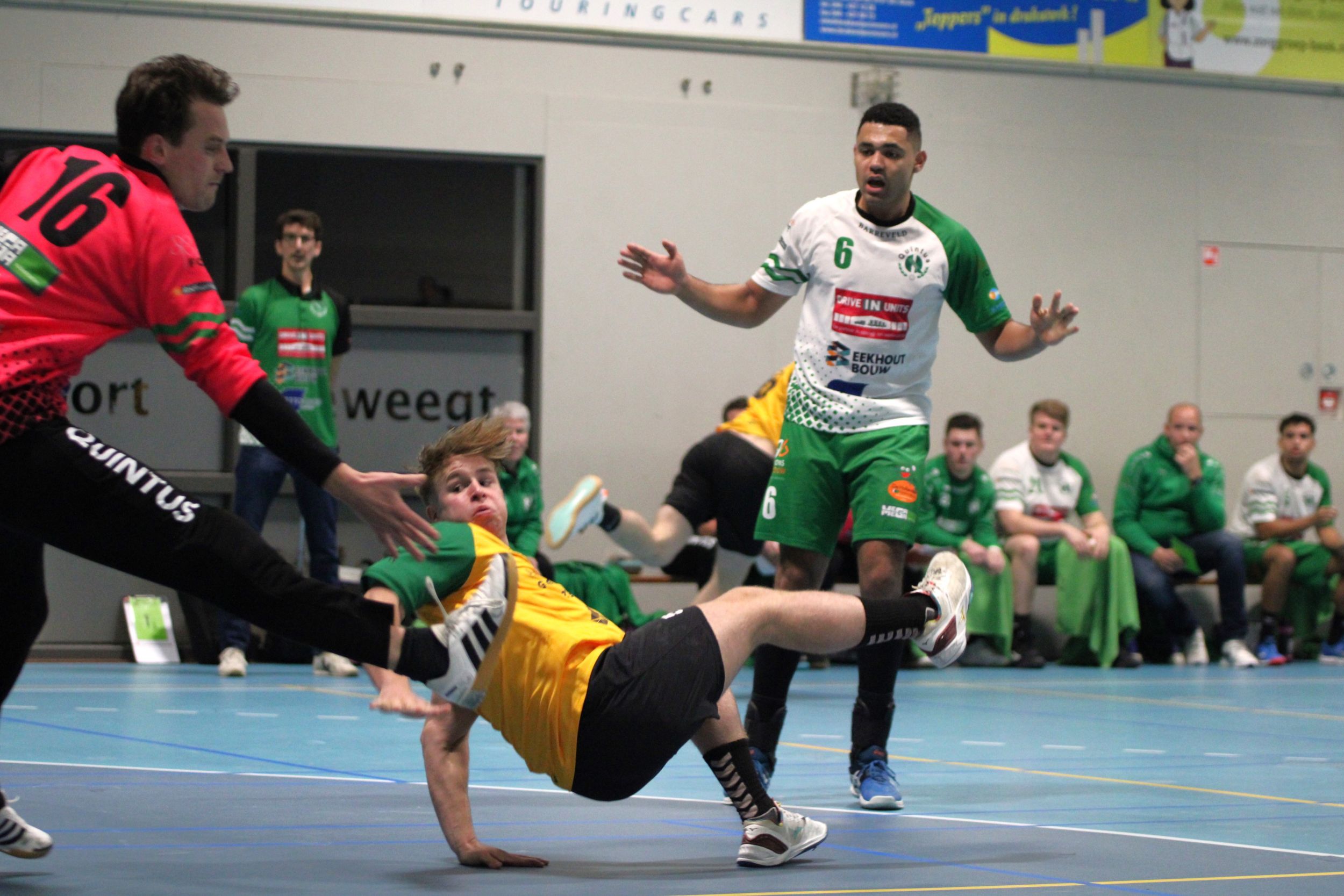 VERJONGD BFC VERSLIKT ZICH IN GESLEPEN QUINTUS | Handbalstartpunt - Dé ...